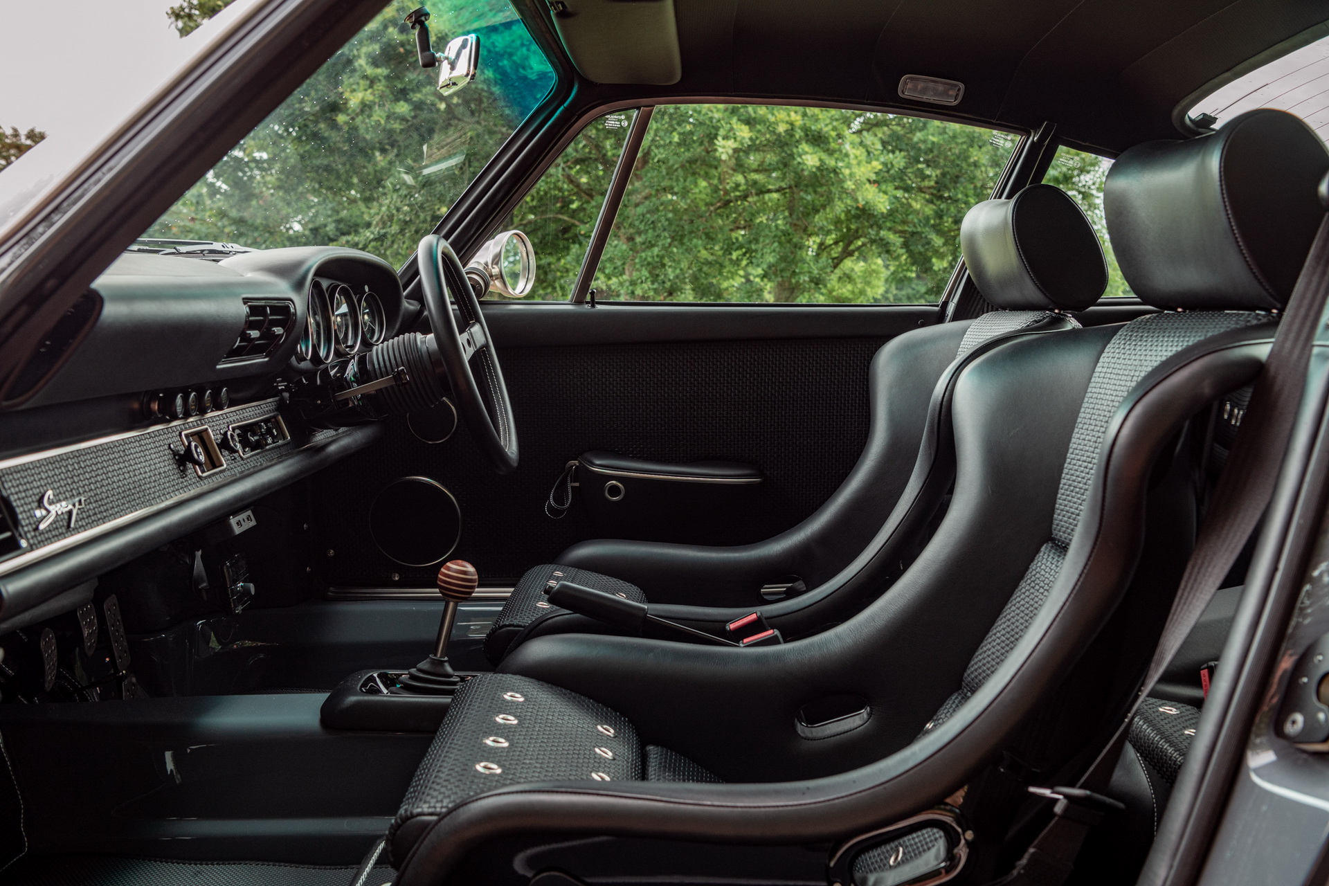 Singer To Celebrate 10th Anniversary In Goodwood With Three Stunning 911s On Display