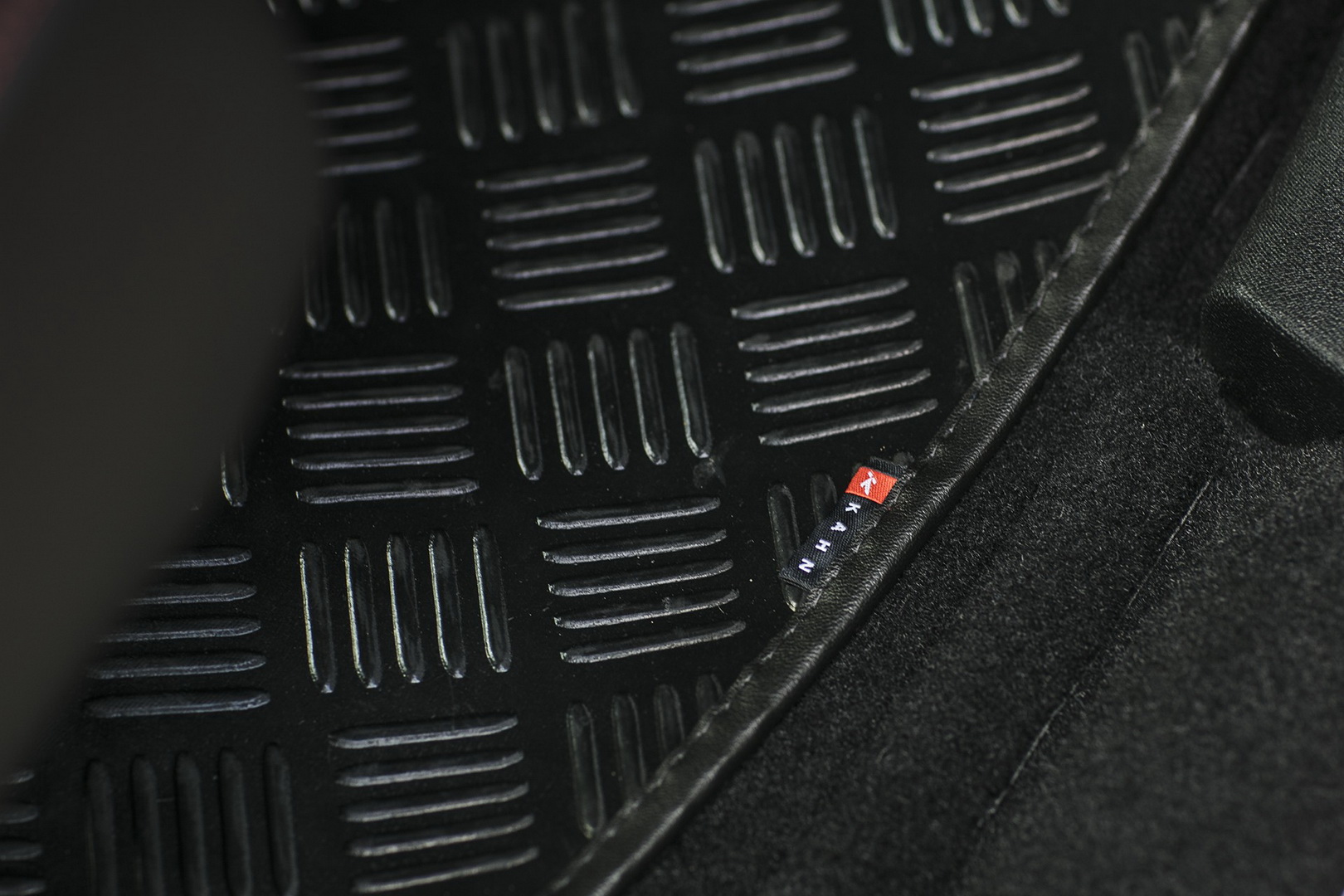 Kahn’s Jeep Wrangler Black Hawk Expedition Looks Like A Very Luxurious Military Vehicle