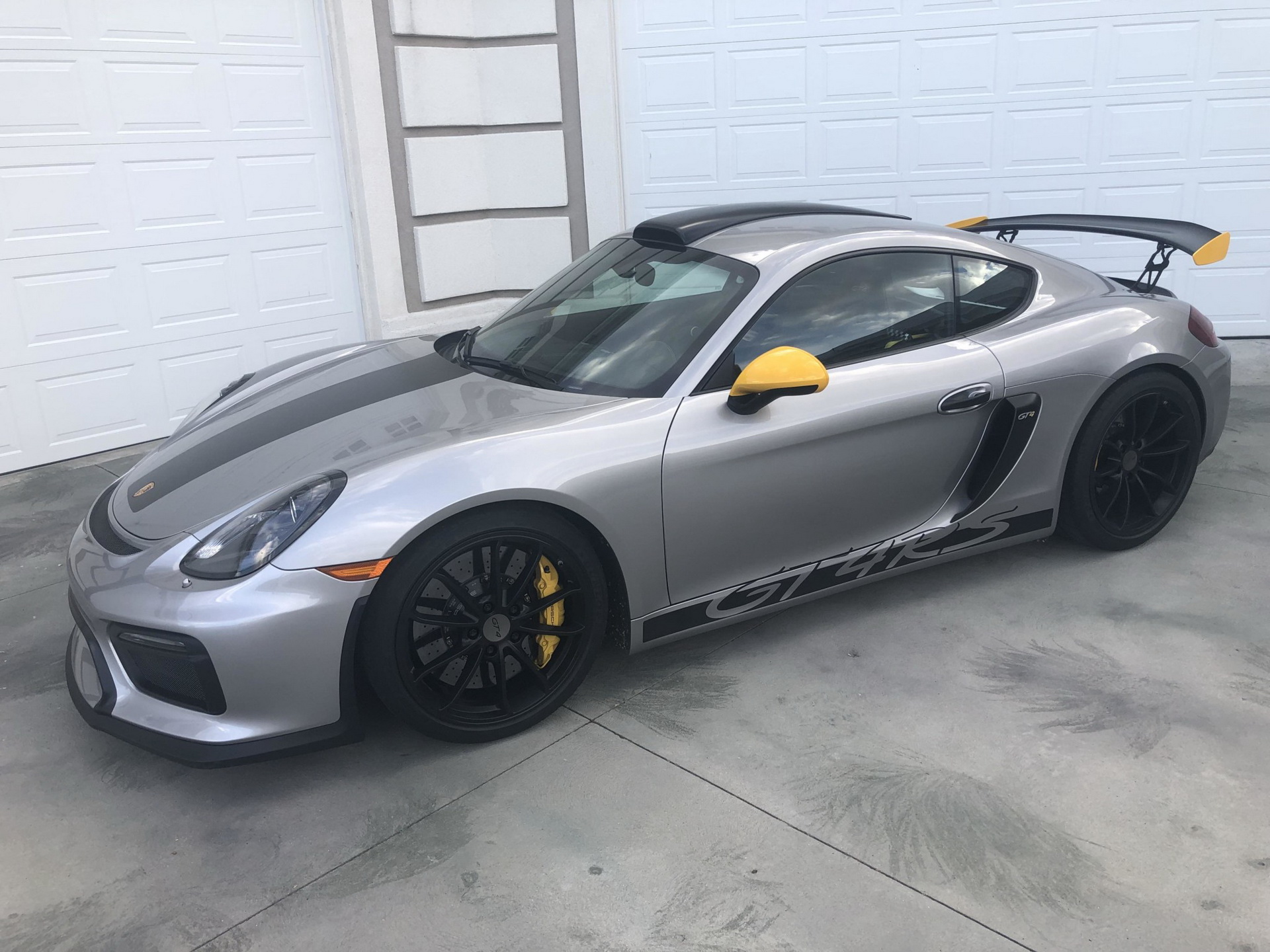 Fancy A 2.5K-Mile 2016 Porsche Cayman GT4? Of Course You Do