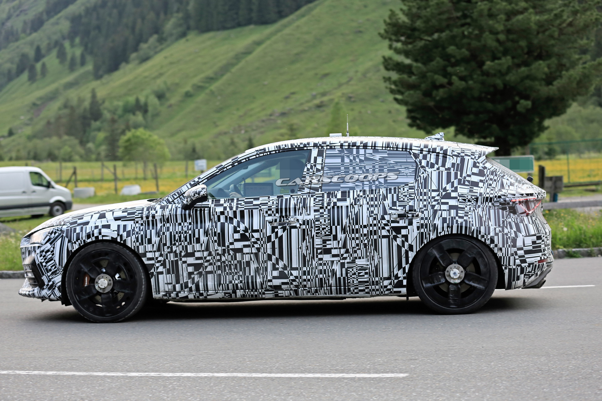 2020 Cupra Leon Hot Hatch Likely Getting Both Plug-In Hybrid And Gasoline Versions