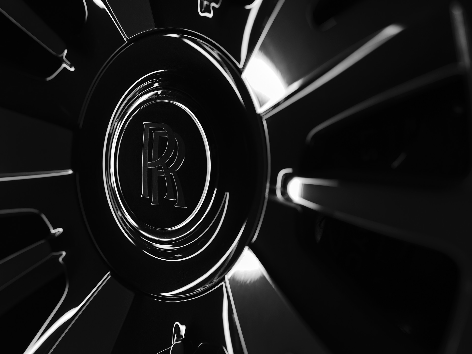 Rolls-Royce Highlights The Creative Process Behind The Wraith Eagle VIII