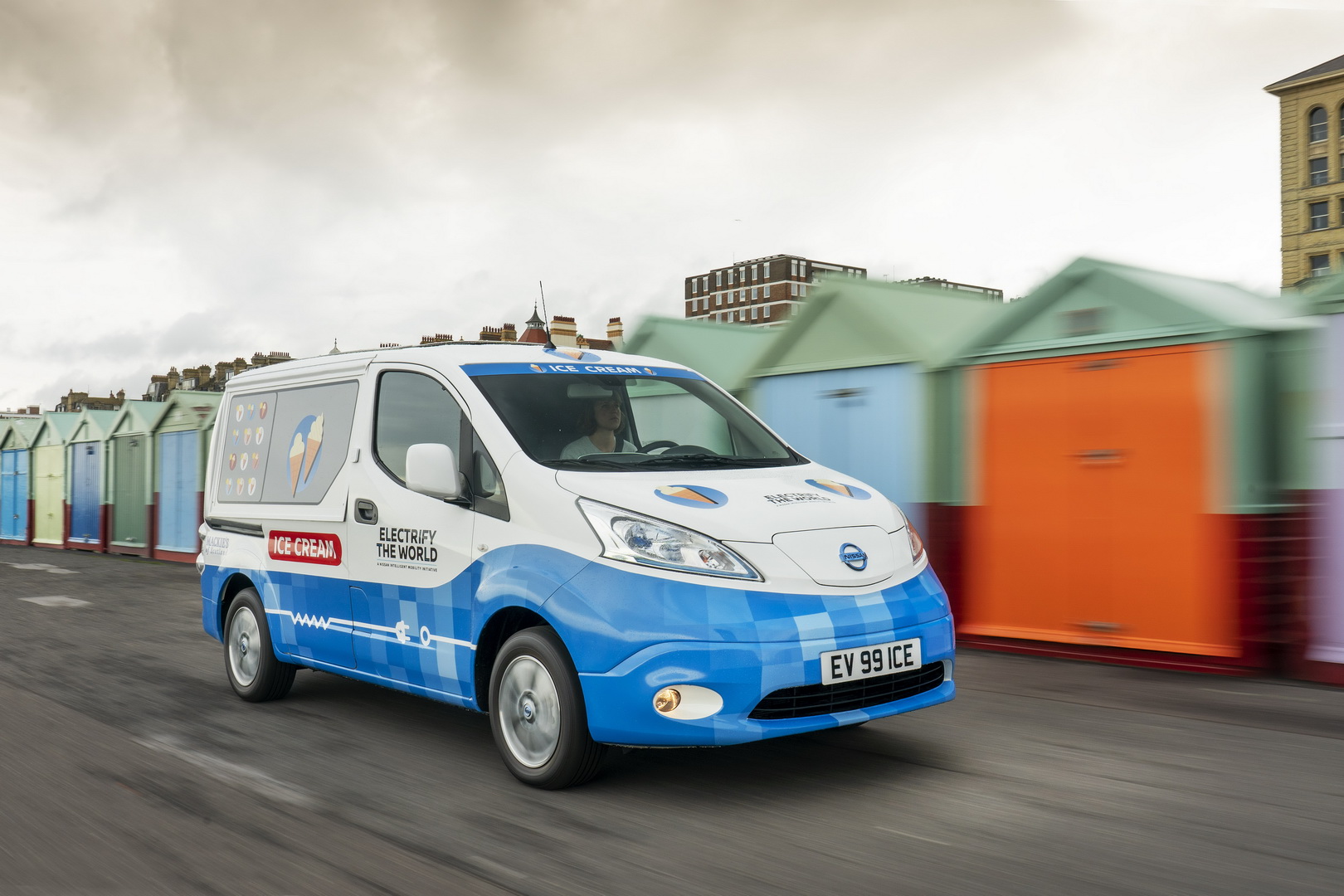 New Nissan e-NV200 Concept Previews The Ice Cream Van Of The Future