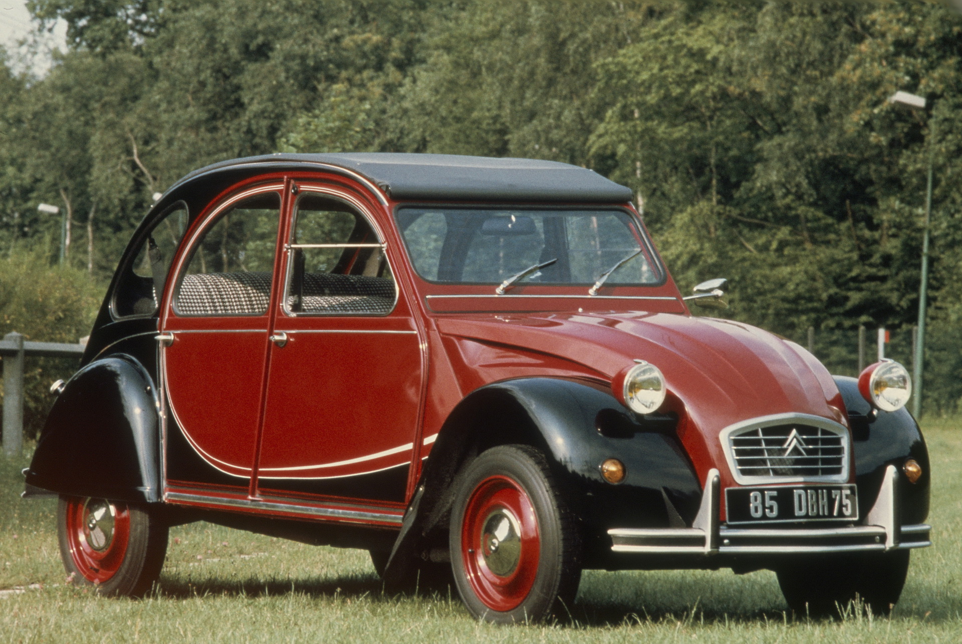 Citroen Has No Plans Of Resurrecting The Iconic 2CV