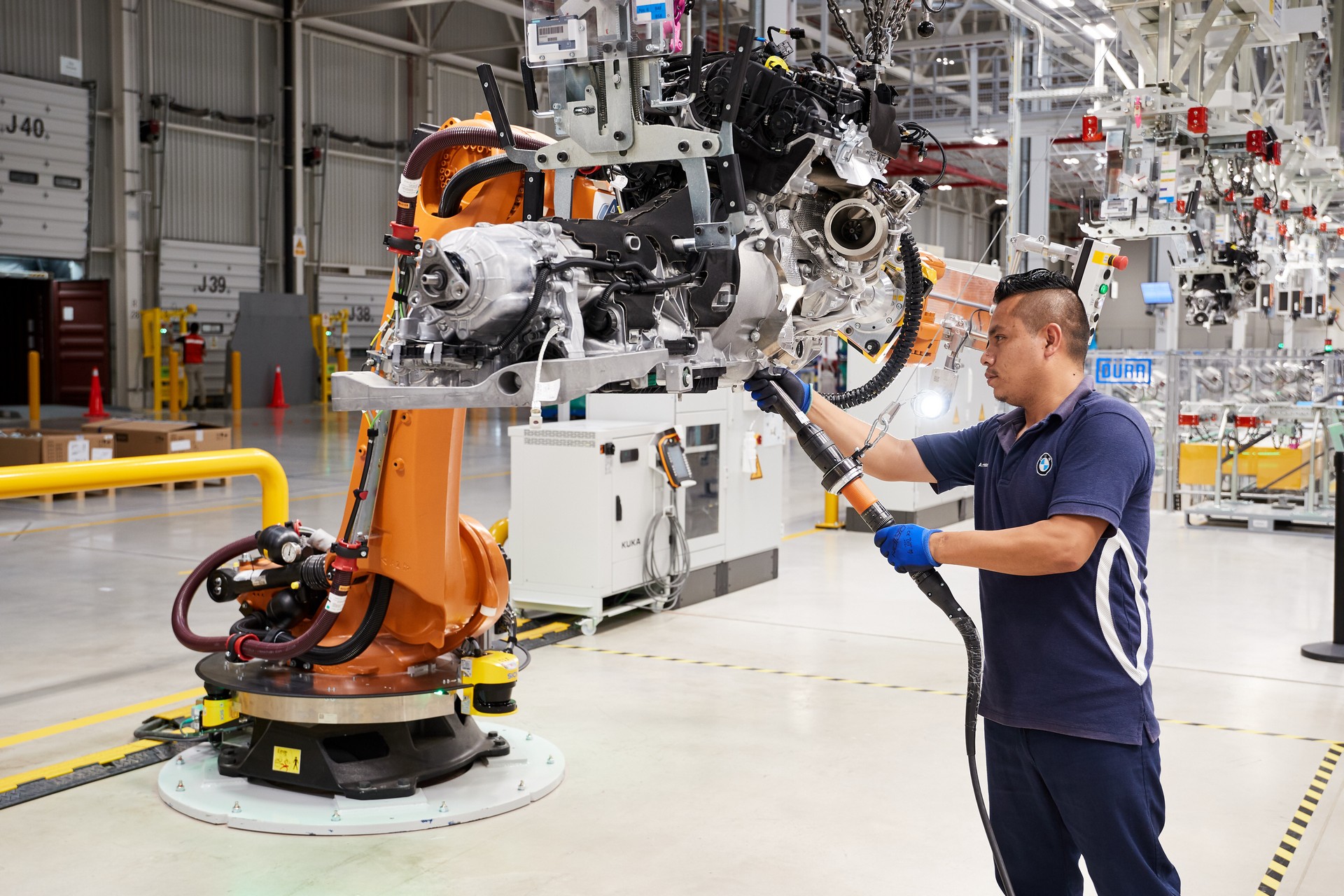 BMW Opens New Mexican Plant Days Ahead Of American Tariffs