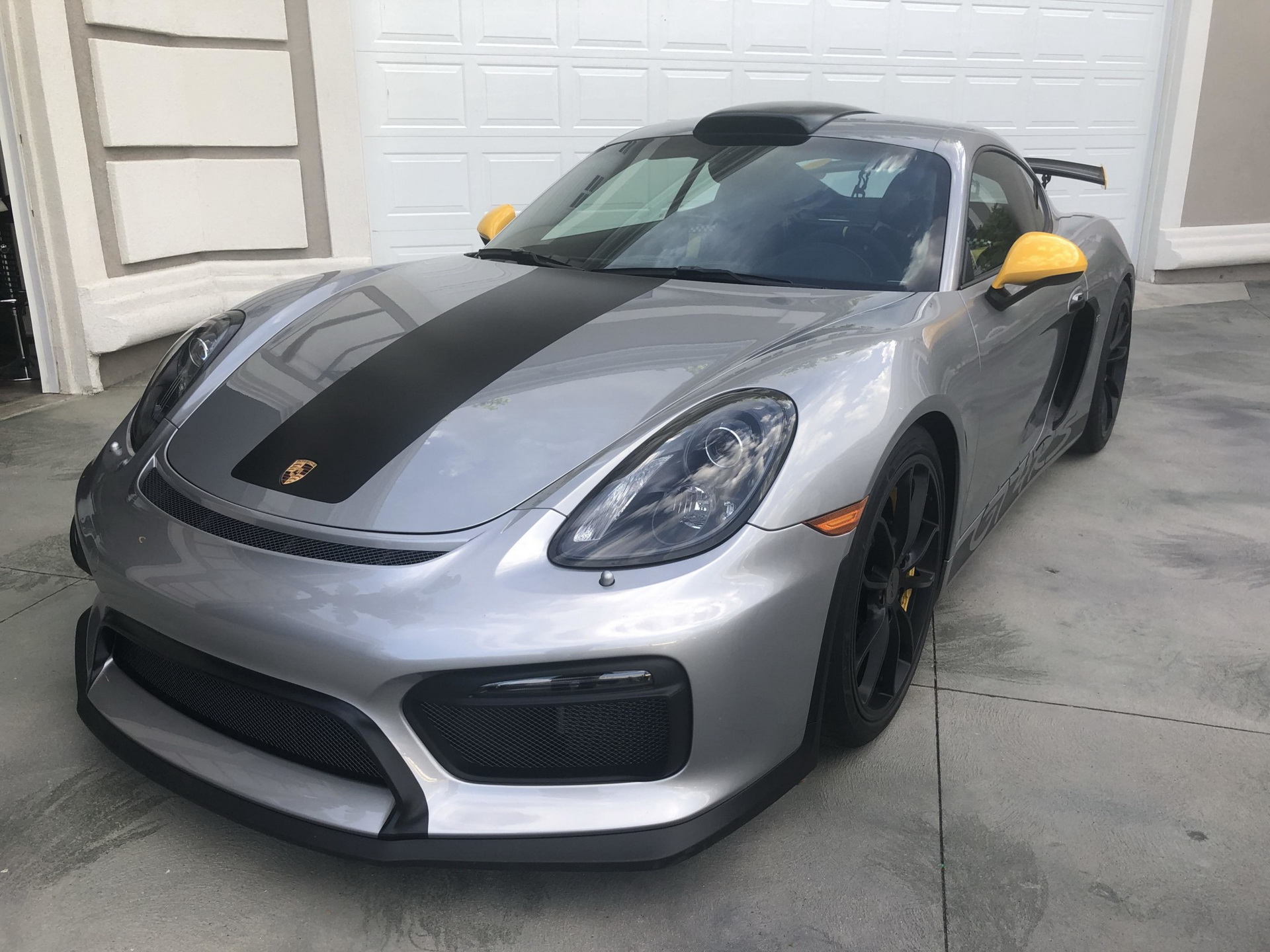 Fancy A 2.5K-Mile 2016 Porsche Cayman GT4? Of Course You Do