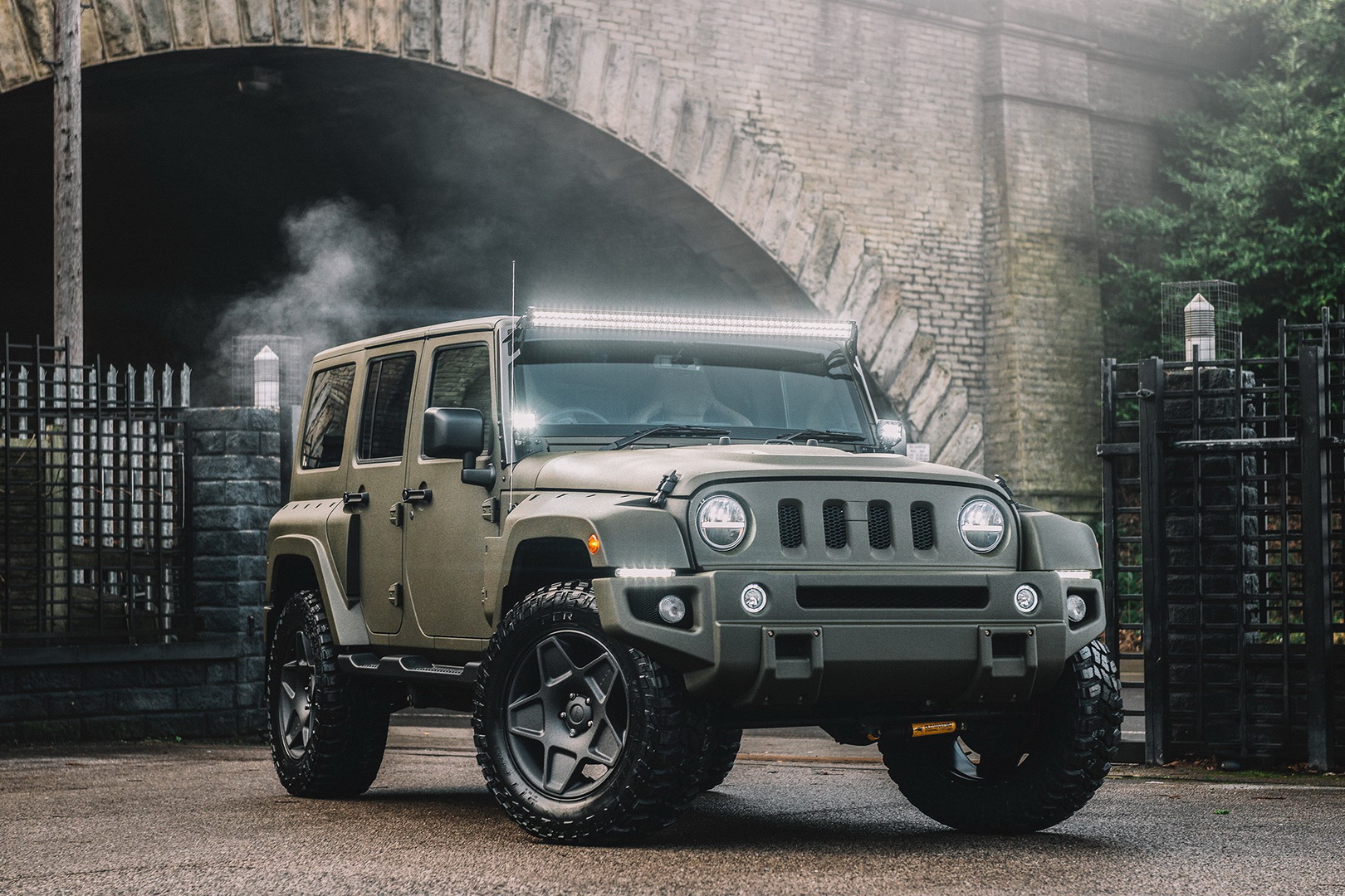 Kahn’s Jeep Wrangler Black Hawk Expedition Looks Like A Very Luxurious Military Vehicle