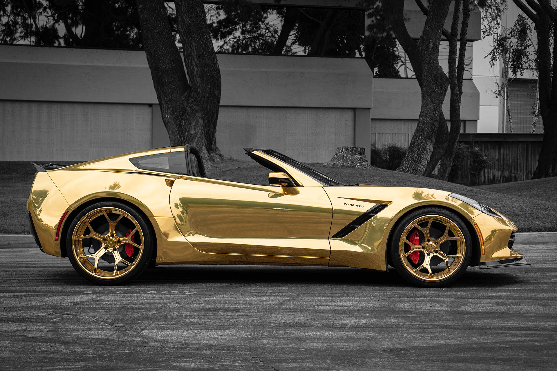 Widebody Corvette C7 With Gold Wrap And Huge Forgiato Rims Is Bling Overdos...