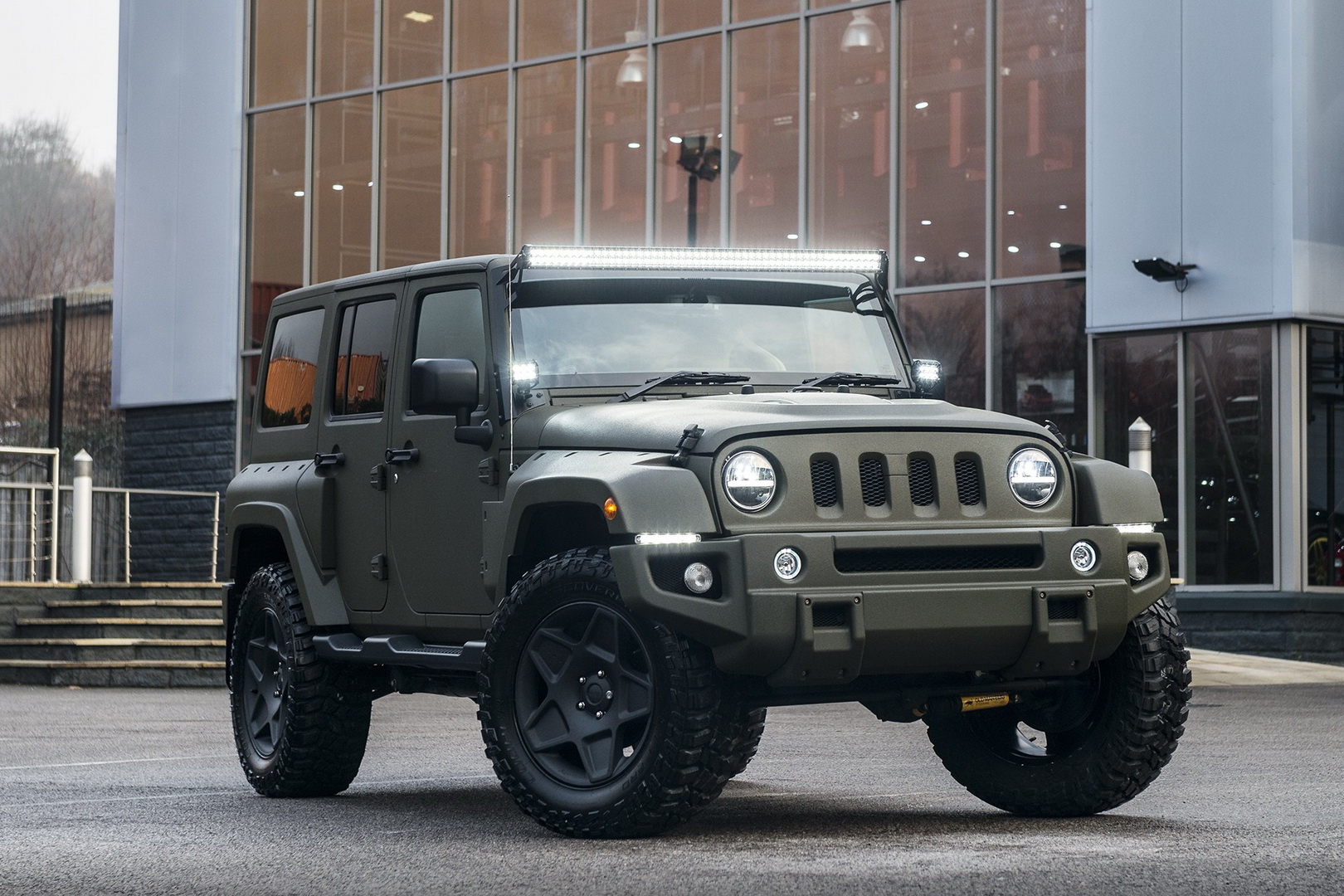 Kahn’s Jeep Wrangler Black Hawk Expedition Looks Like A Very Luxurious Military Vehicle