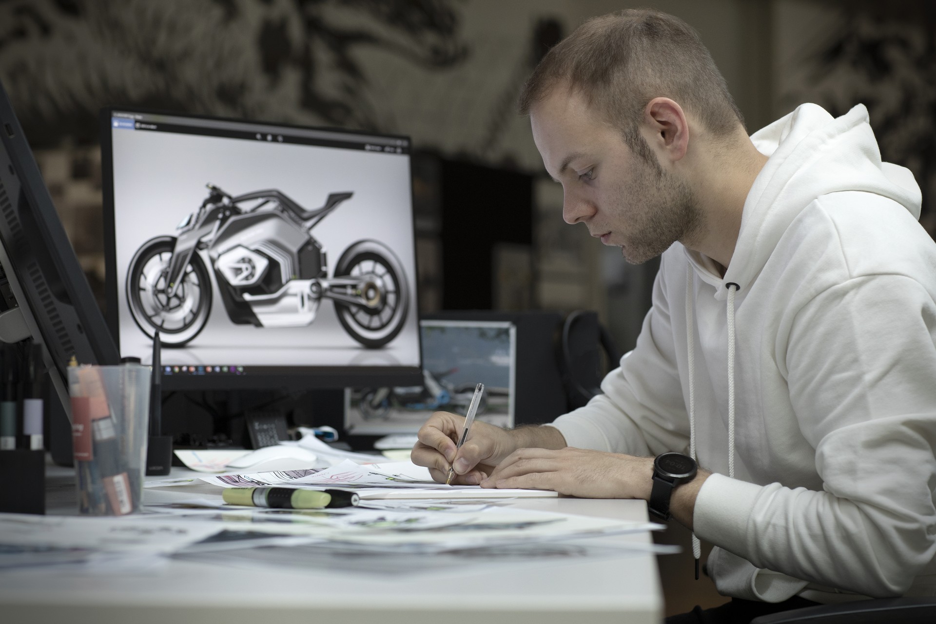 BMW’s Vision DC Roadster Is A Futuristic Electric Motorcycle