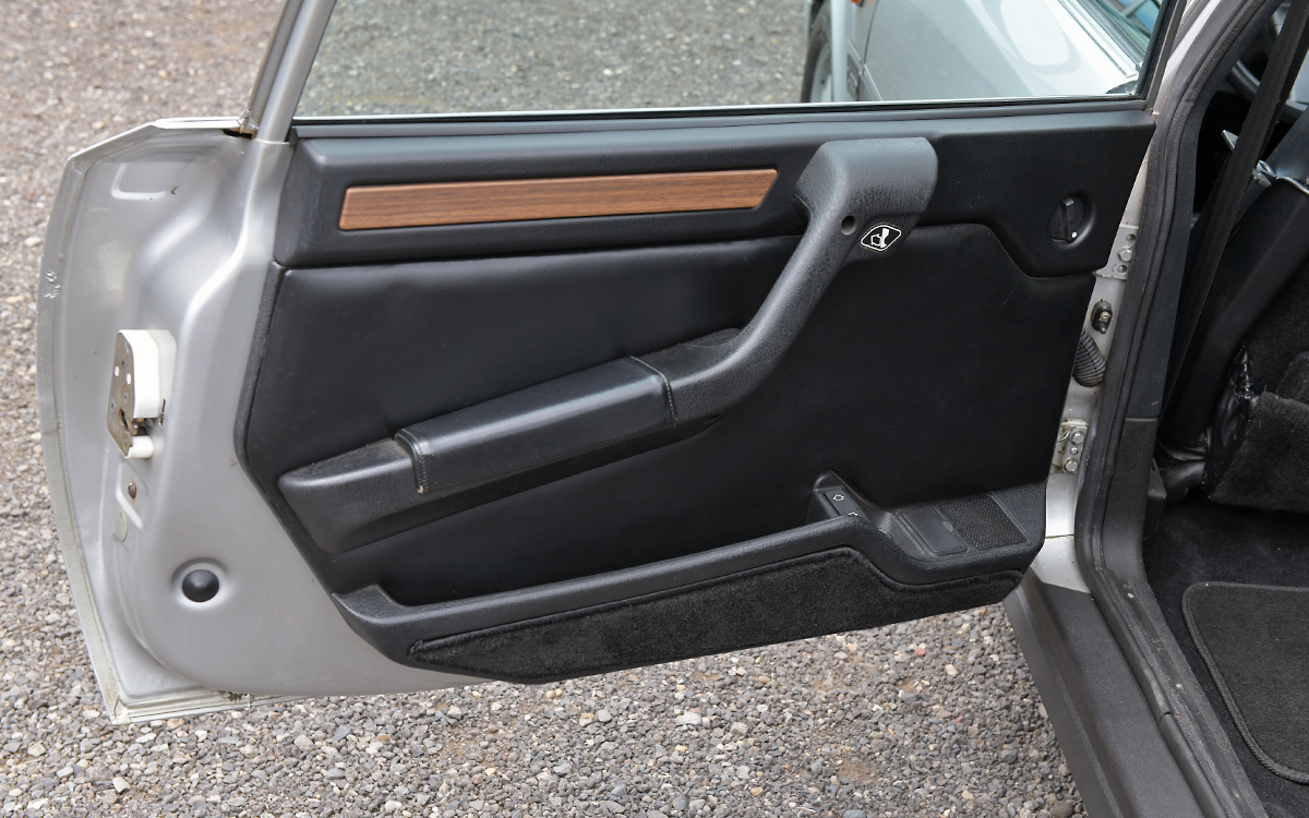 Oh là là: 1986 Citroen CX 25 Prestige Turbo Is Old Europe At Its Chicest