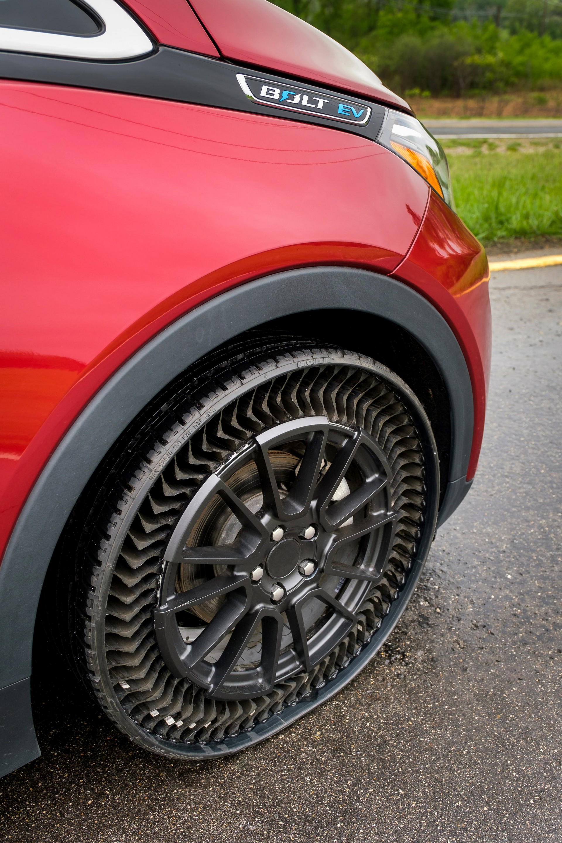 GM And Michelin Testing Airless Tires, Could Offer Them On Vehicles In 2024