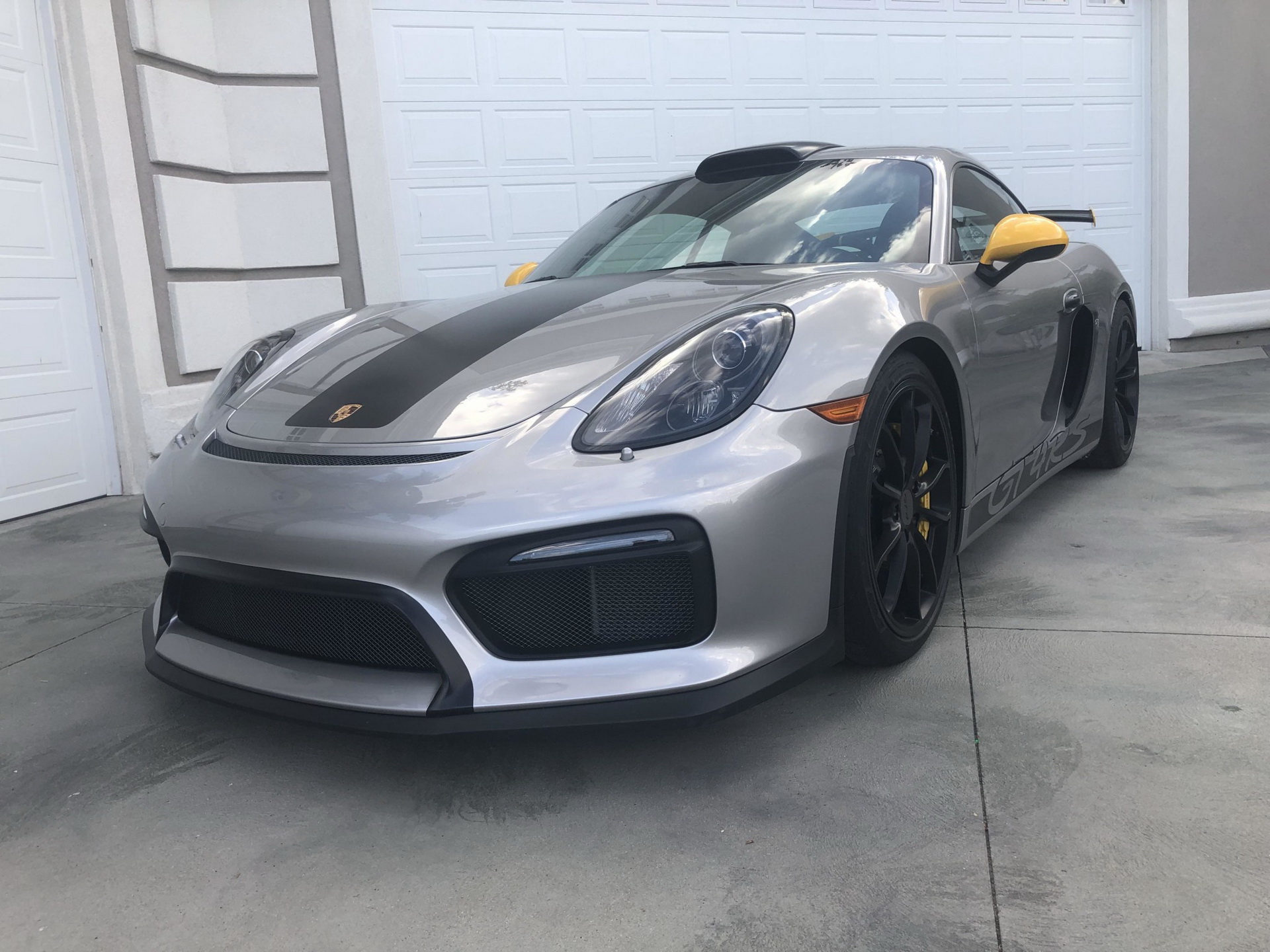 Fancy A 2.5K-Mile 2016 Porsche Cayman GT4? Of Course You Do