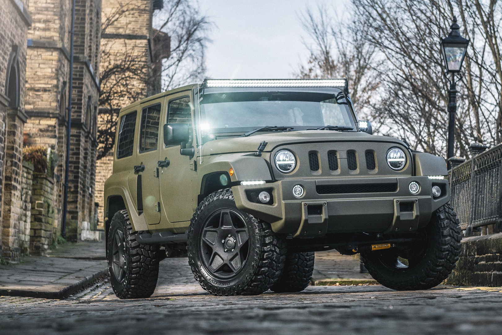 Kahn’s Jeep Wrangler Black Hawk Expedition Looks Like A Very Luxurious Military Vehicle