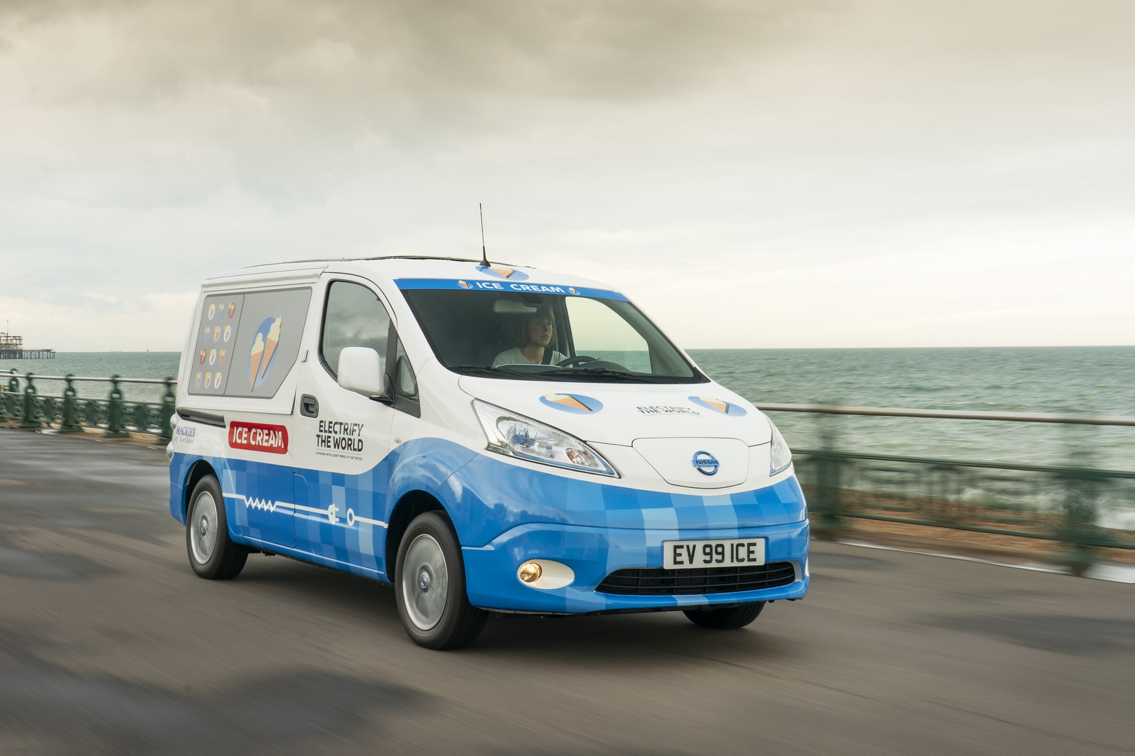New Nissan e-NV200 Concept Previews The Ice Cream Van Of The Future