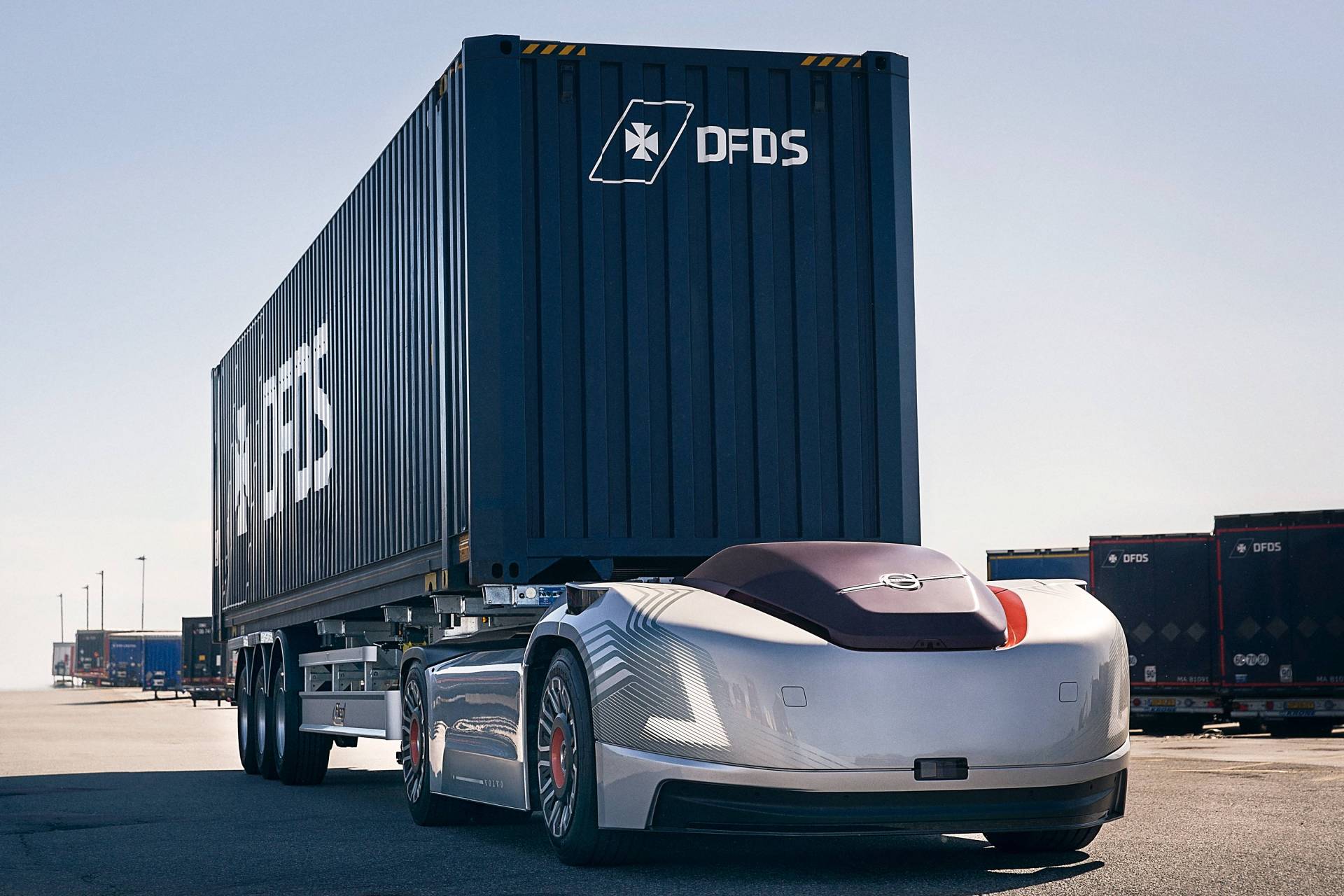 Volvo Trucks’ Self-Driving “Vera” Starts Transporting Containers In Sweden