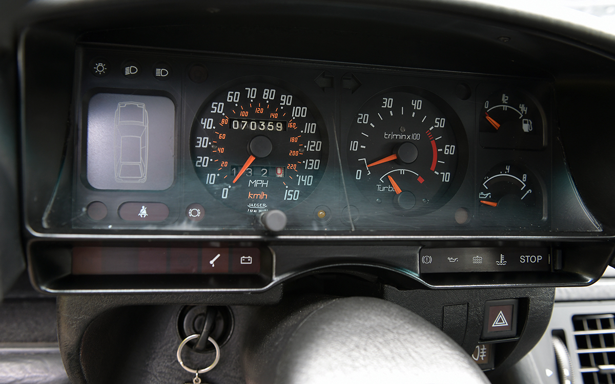 Oh là là: 1986 Citroen CX 25 Prestige Turbo Is Old Europe At Its Chicest