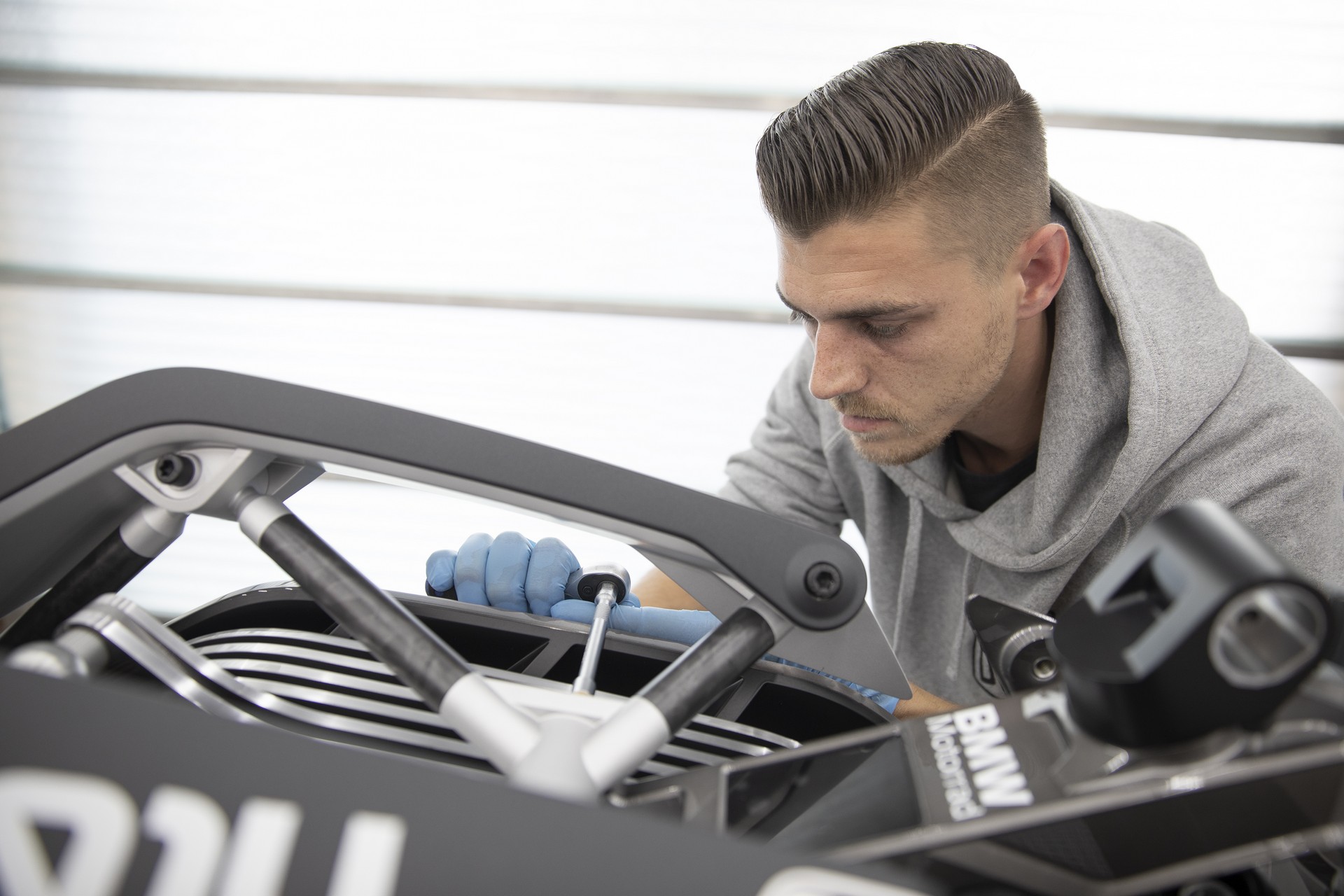 BMW’s Vision DC Roadster Is A Futuristic Electric Motorcycle