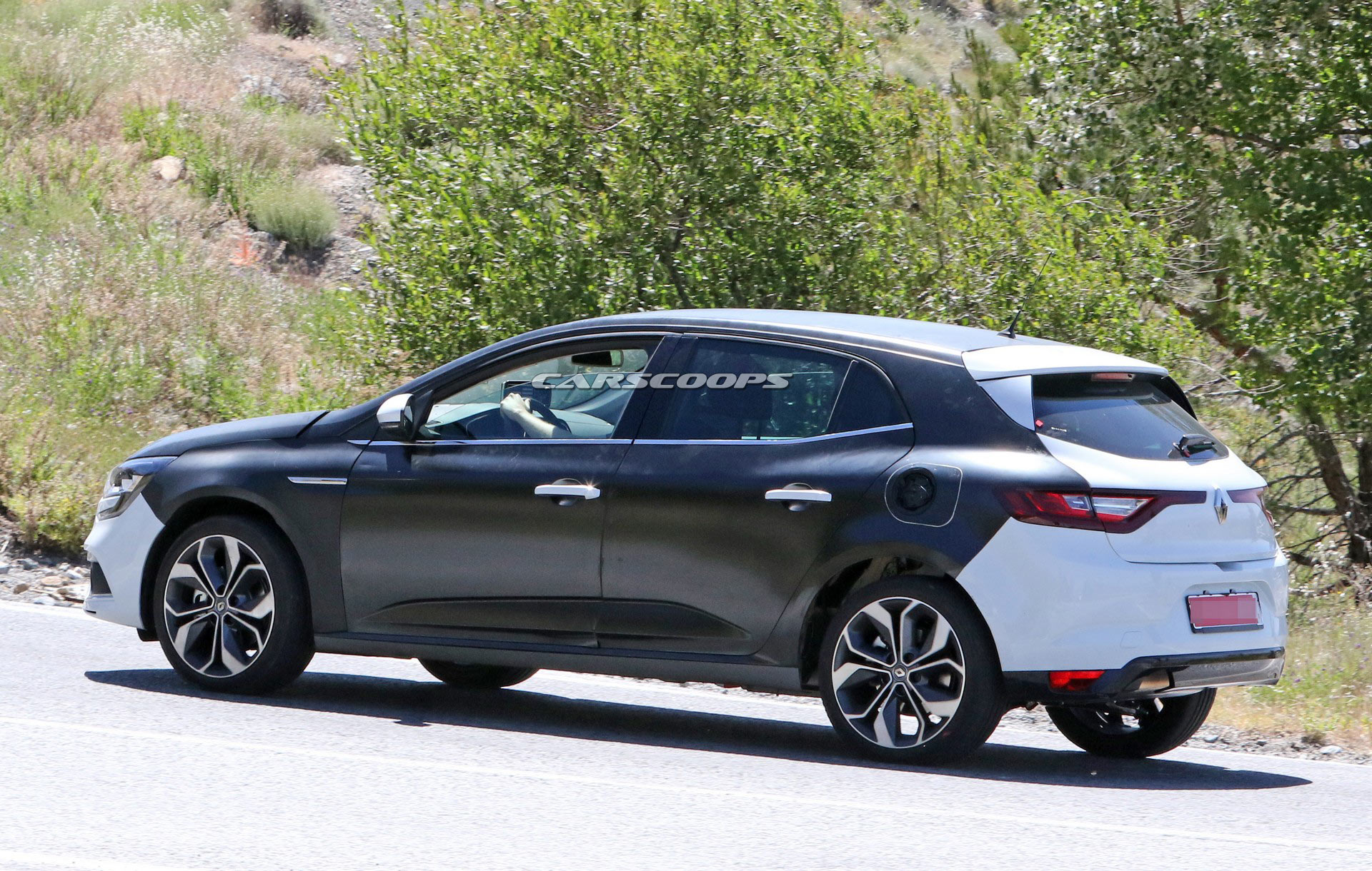 2020 Renault Megane Plug-In Hybrid Spied, Could Offer 30 Miles Of EV-Only Range