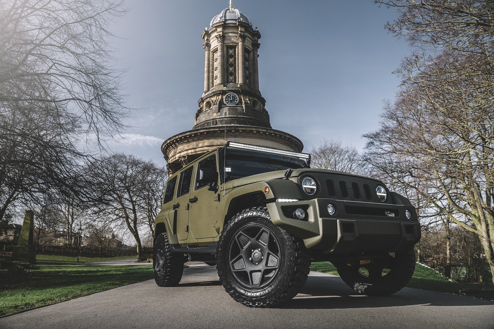 Kahn’s Jeep Wrangler Black Hawk Expedition Looks Like A Very Luxurious Military Vehicle