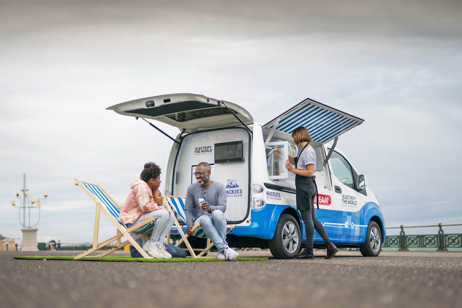 New Nissan e-NV200 Concept Previews The Ice Cream Van Of The Future