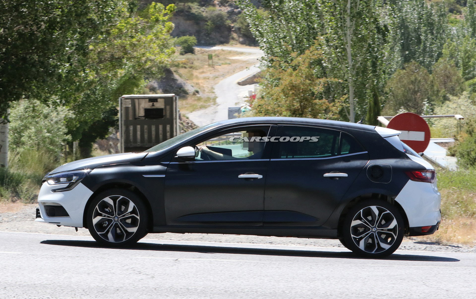 2020 Renault Megane Plug-In Hybrid Spied, Could Offer 30 Miles Of EV-Only Range