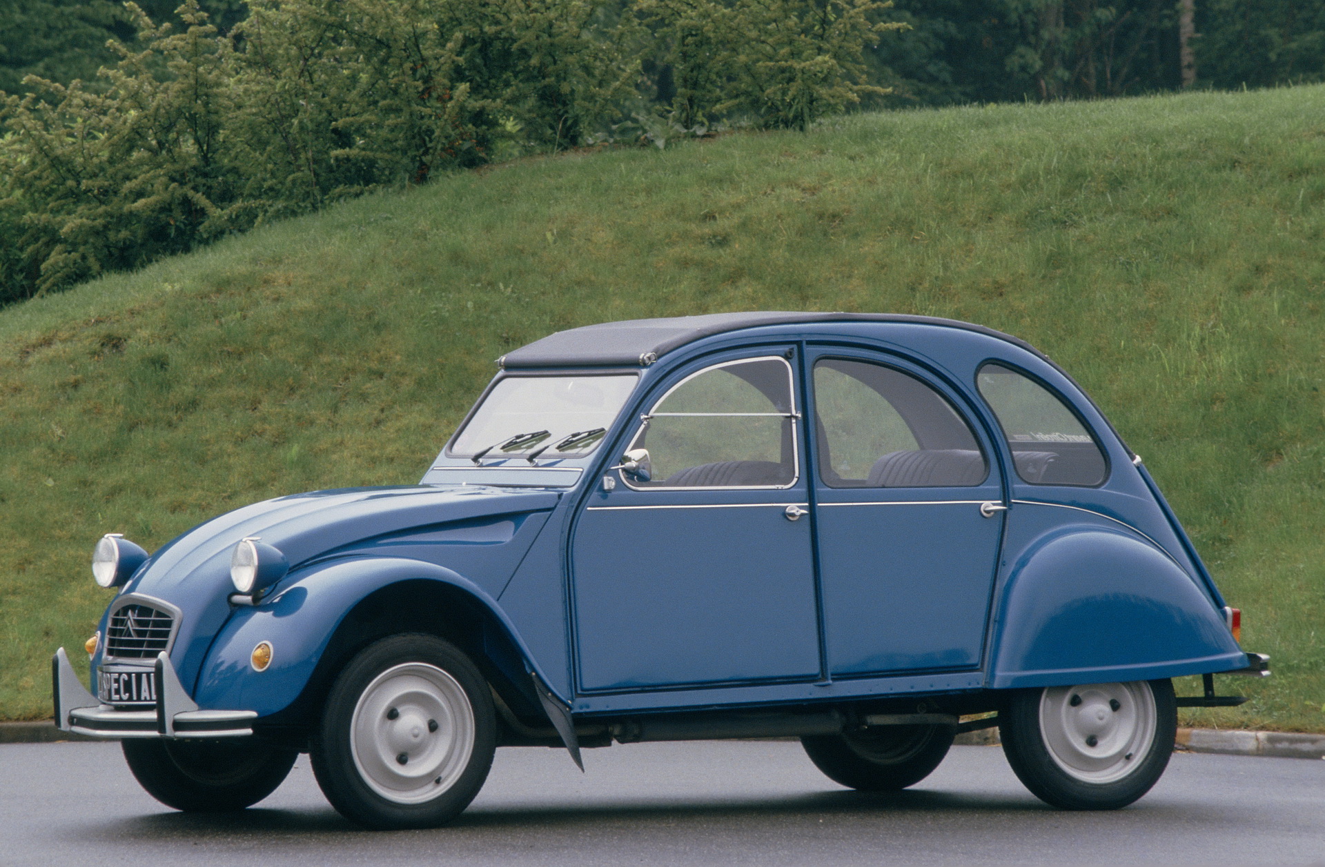 Citroen Has No Plans Of Resurrecting The Iconic 2CV
