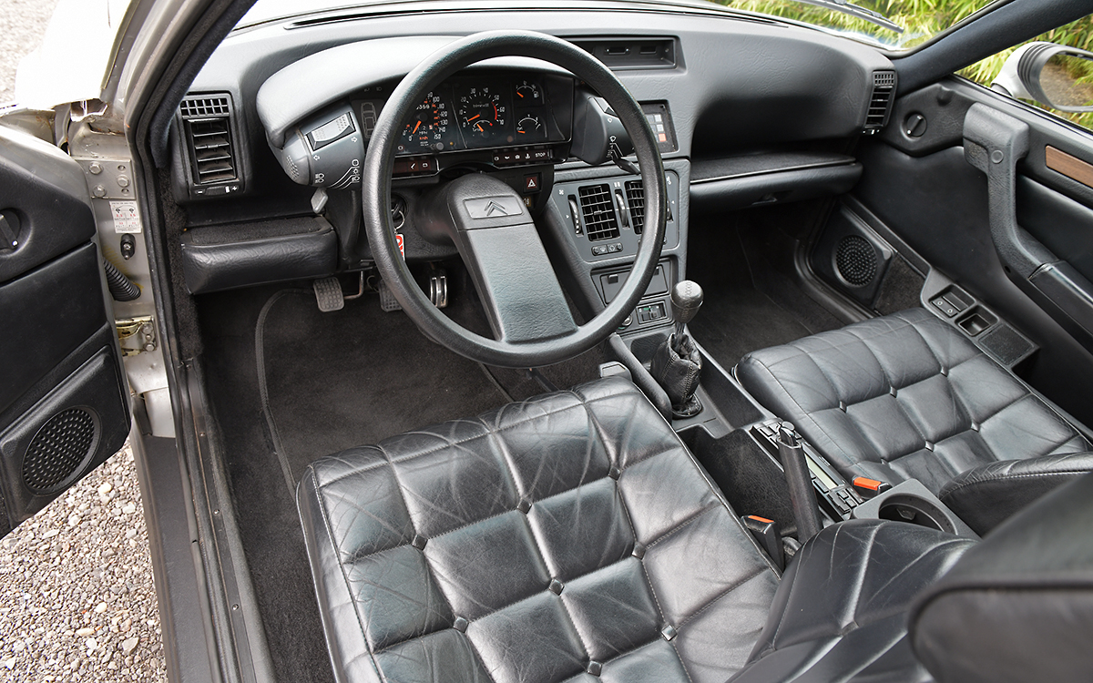 Oh là là: 1986 Citroen CX 25 Prestige Turbo Is Old Europe At Its Chicest