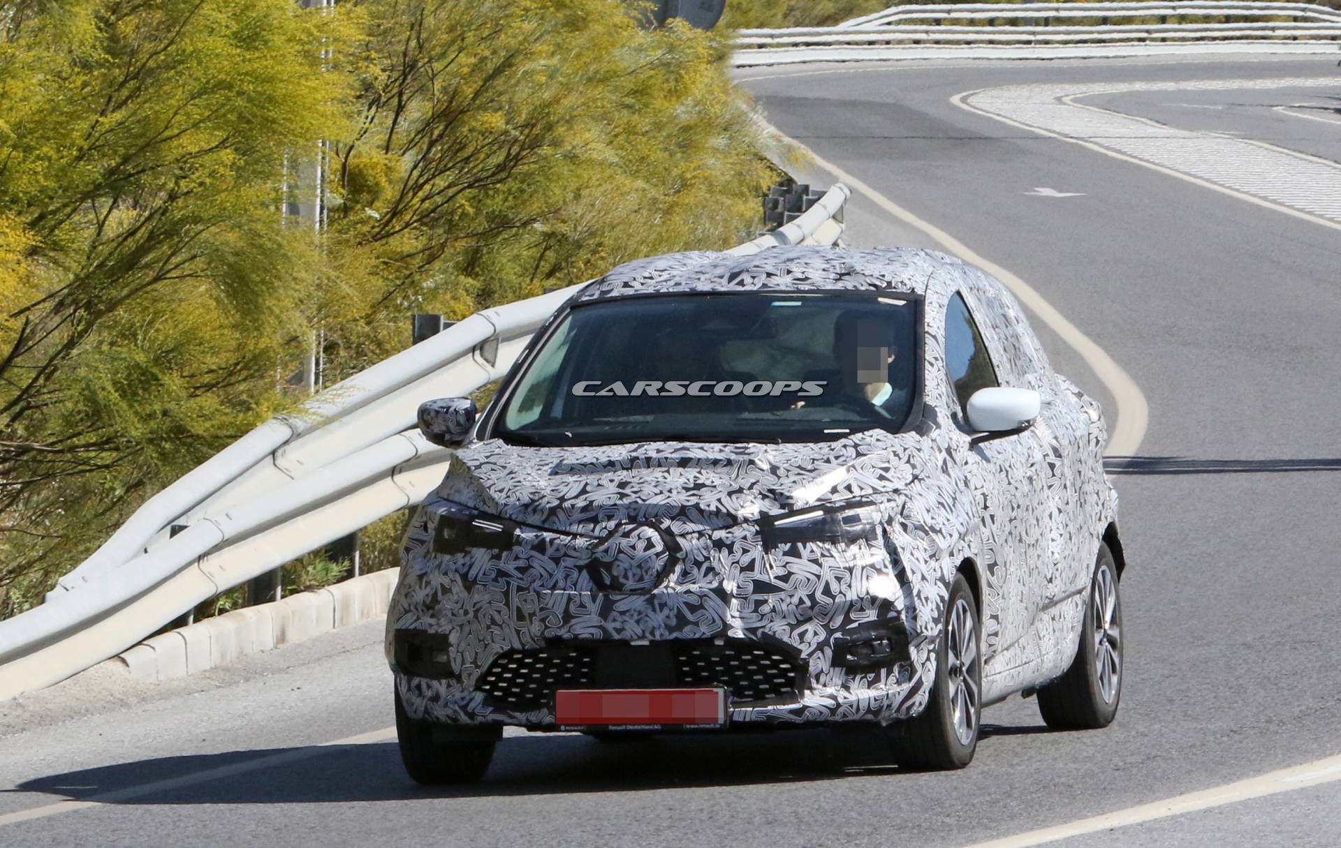 2020 Renault Zoe Gearing Up To Face Upcoming Fierce Competition