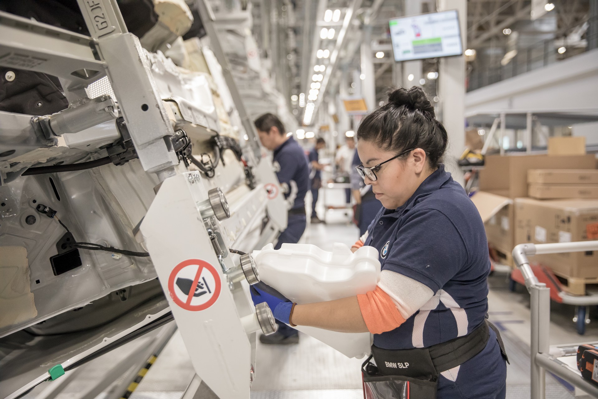 BMW Opens New Mexican Plant Days Ahead Of American Tariffs
