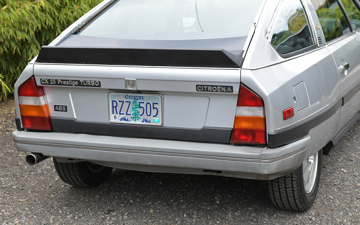 Oh là là: 1986 Citroen CX 25 Prestige Turbo Is Old Europe At Its Chicest