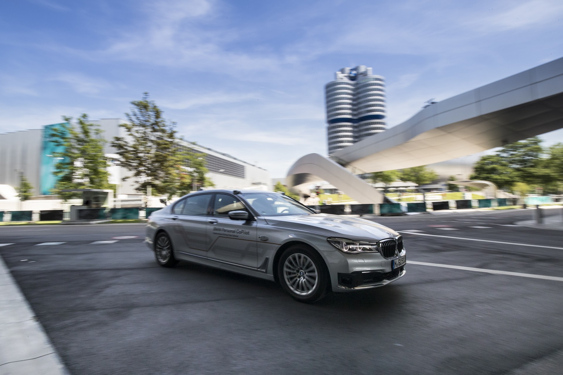 BMW Shows Off 7-Series Prototype With Level 4 Autonomous Tech