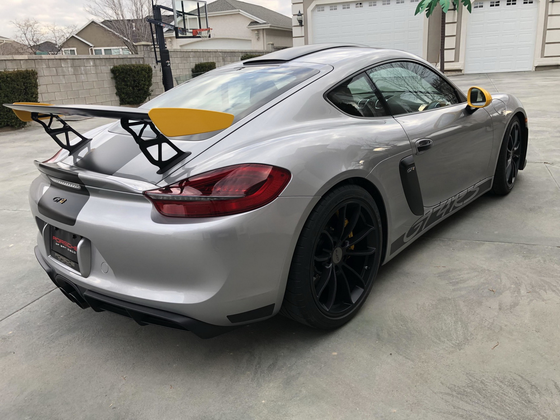 Fancy A 2.5K-Mile 2016 Porsche Cayman GT4? Of Course You Do