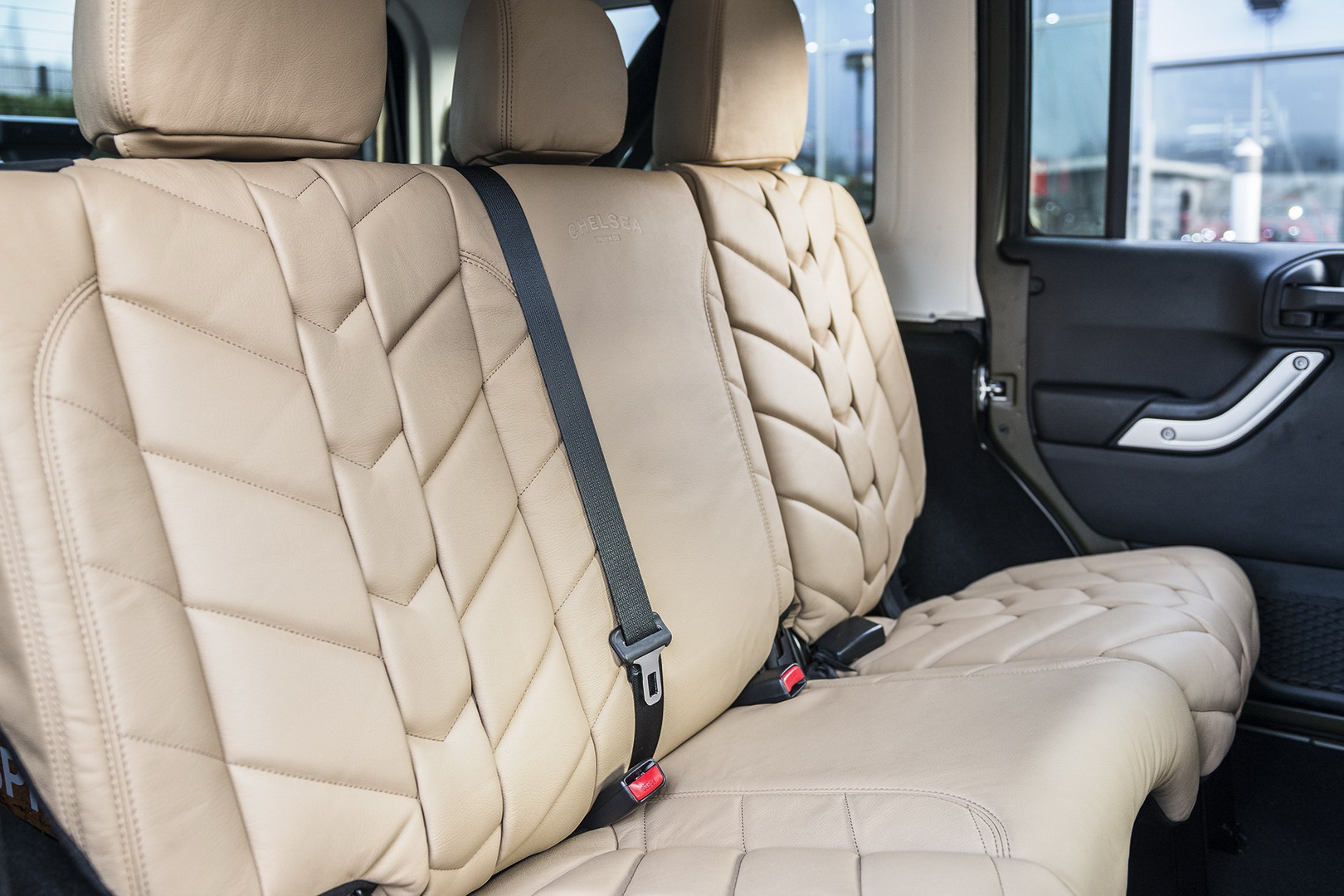 Kahn’s Jeep Wrangler Black Hawk Expedition Looks Like A Very Luxurious Military Vehicle