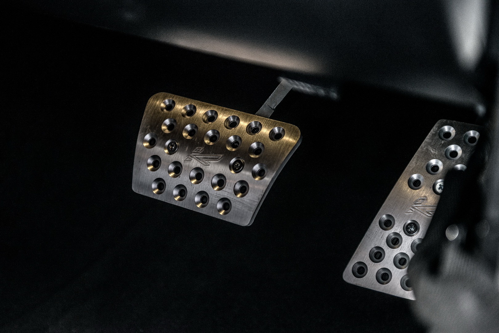 Kahn’s Jeep Wrangler Black Hawk Expedition Looks Like A Very Luxurious Military Vehicle