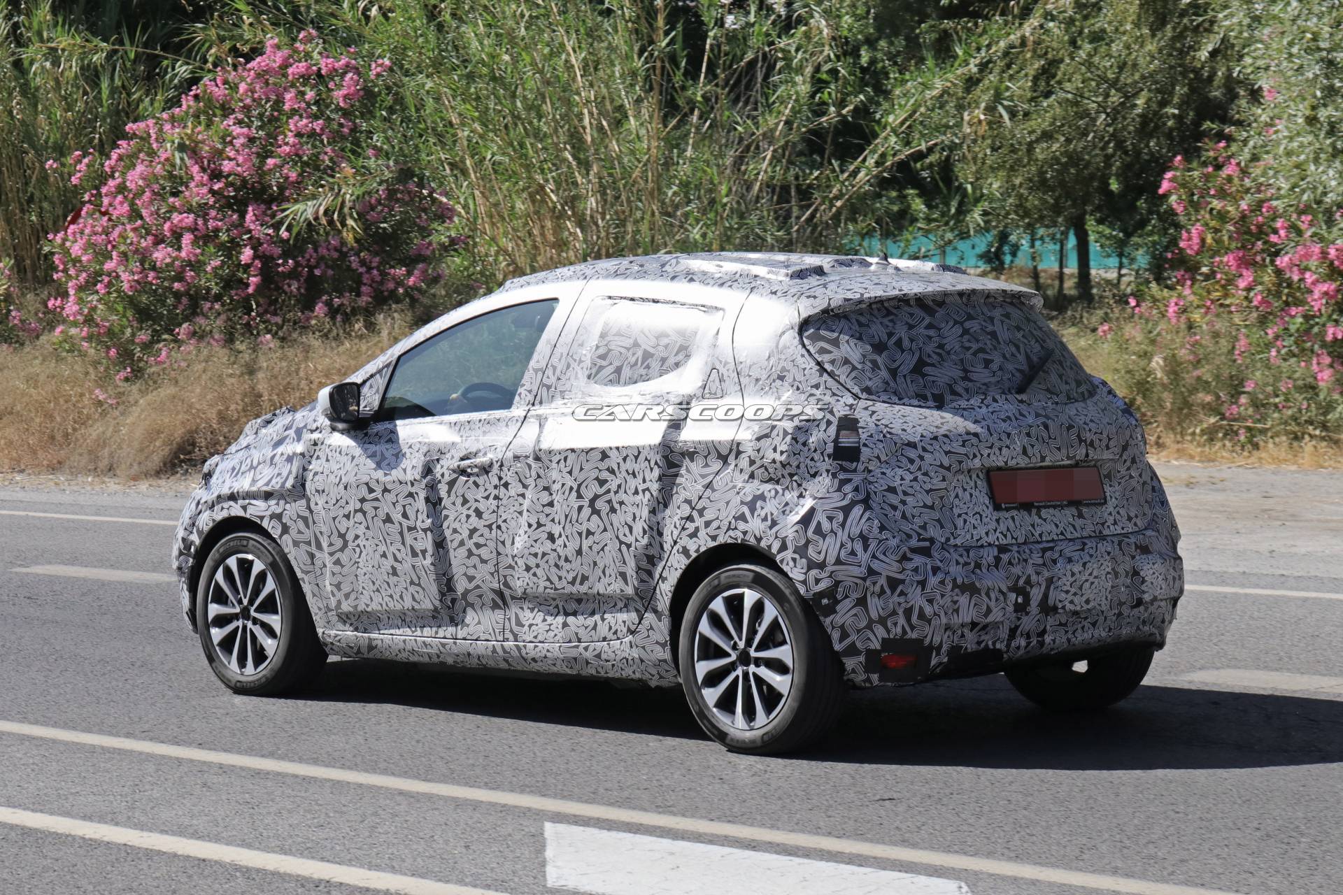 2020 Renault Zoe Gearing Up To Face Upcoming Fierce Competition