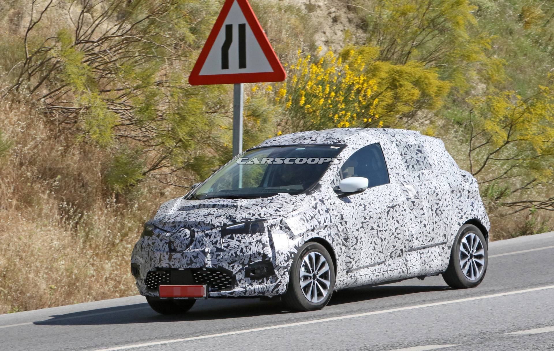 2020 Renault Zoe Gearing Up To Face Upcoming Fierce Competition