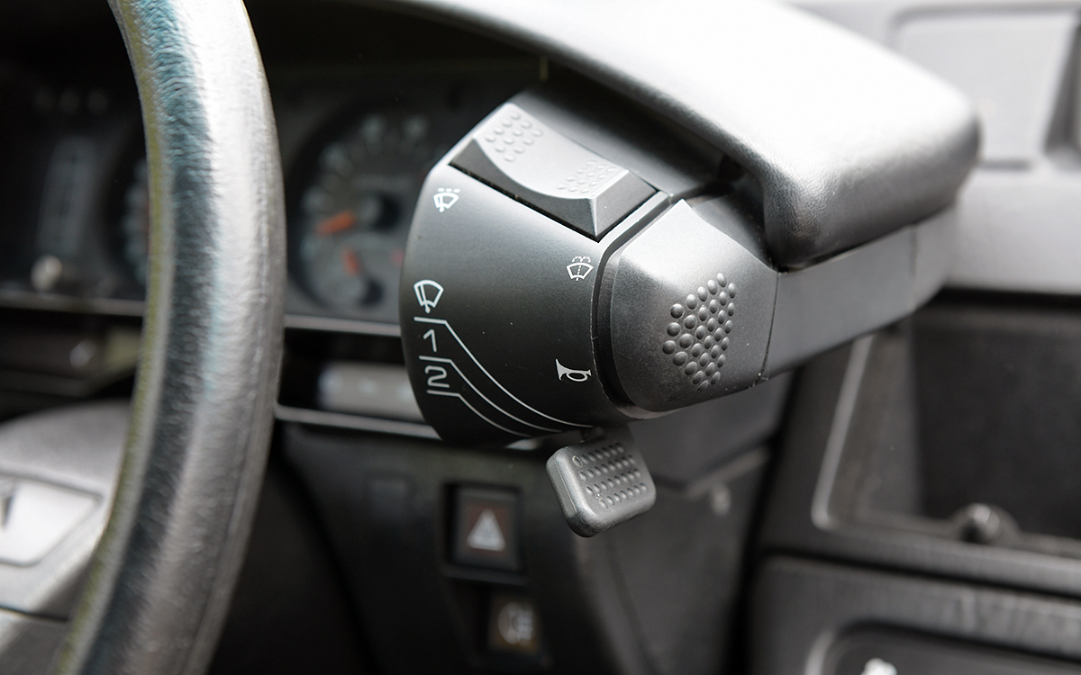 Oh là là: 1986 Citroen CX 25 Prestige Turbo Is Old Europe At Its Chicest