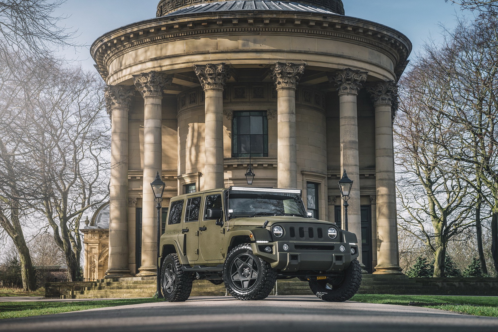 Kahn’s Jeep Wrangler Black Hawk Expedition Looks Like A Very Luxurious Military Vehicle