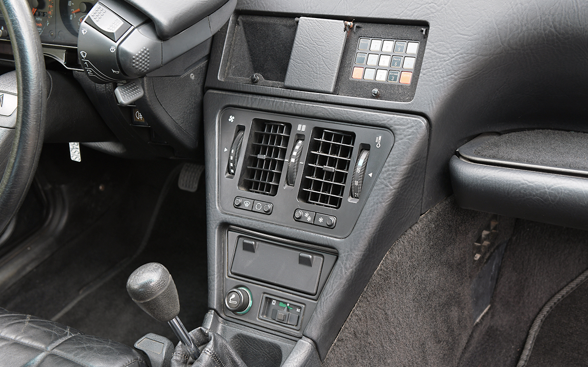 Oh là là: 1986 Citroen CX 25 Prestige Turbo Is Old Europe At Its Chicest