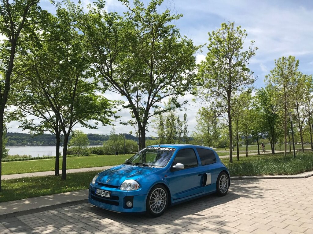 This Renault Clio V6 Is The Stuff Of Dreams – $45K Dreams
