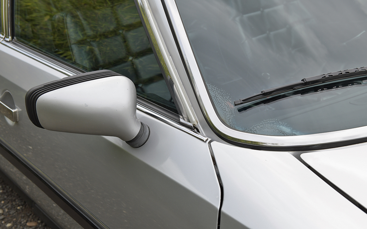 Oh là là: 1986 Citroen CX 25 Prestige Turbo Is Old Europe At Its Chicest