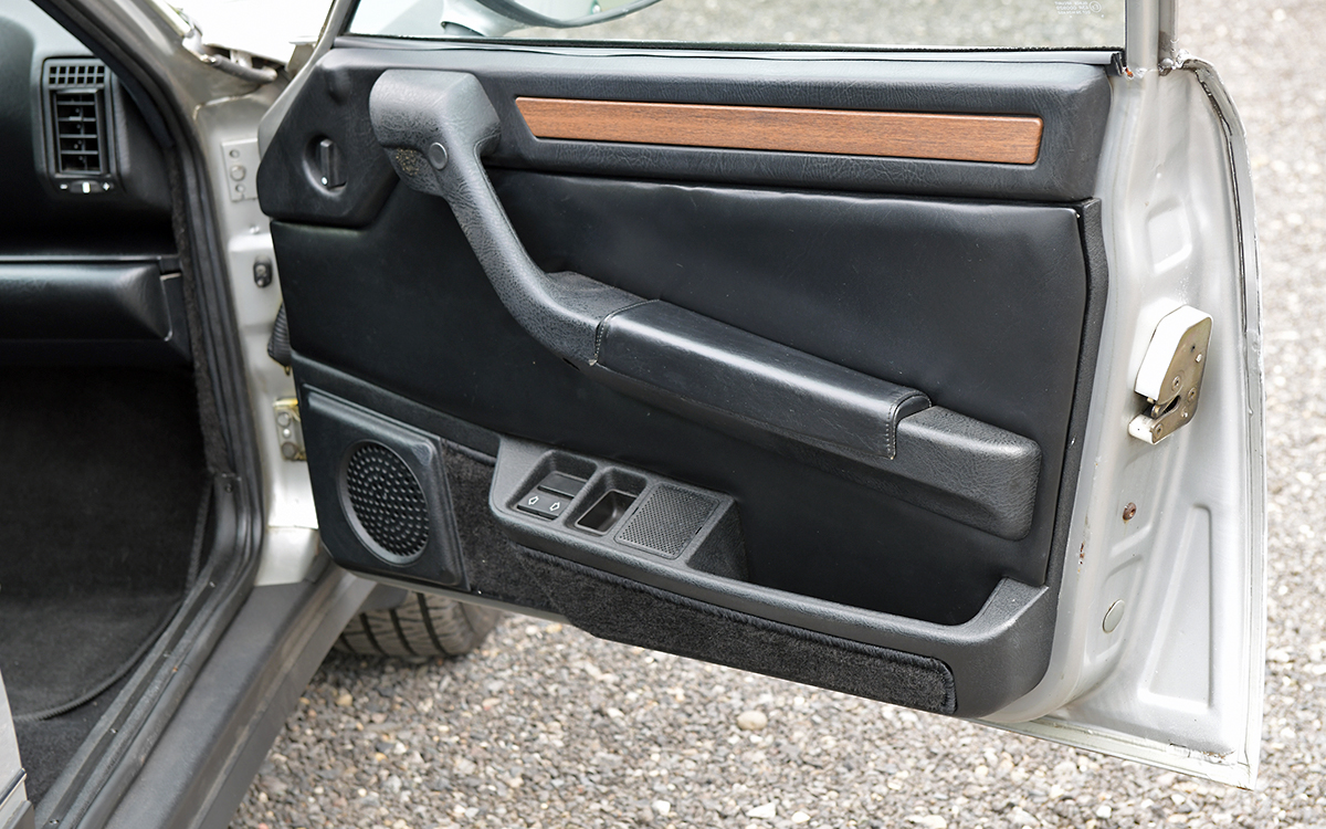 Oh là là: 1986 Citroen CX 25 Prestige Turbo Is Old Europe At Its Chicest