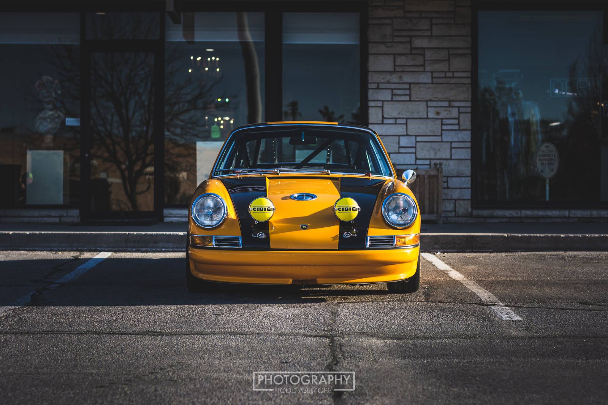 This 1967 Porsche 911 S 2.7 Is Like A Retrolicious German Bumblebee