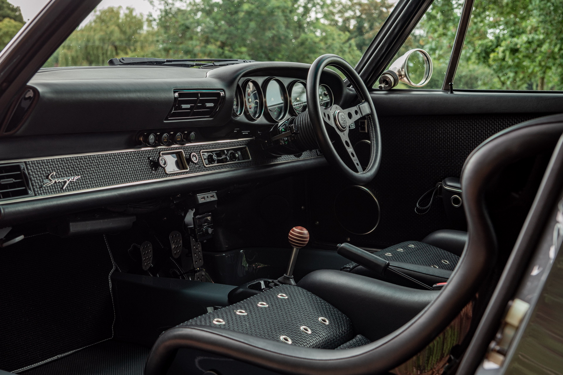 Singer To Celebrate 10th Anniversary In Goodwood With Three Stunning 911s On Display