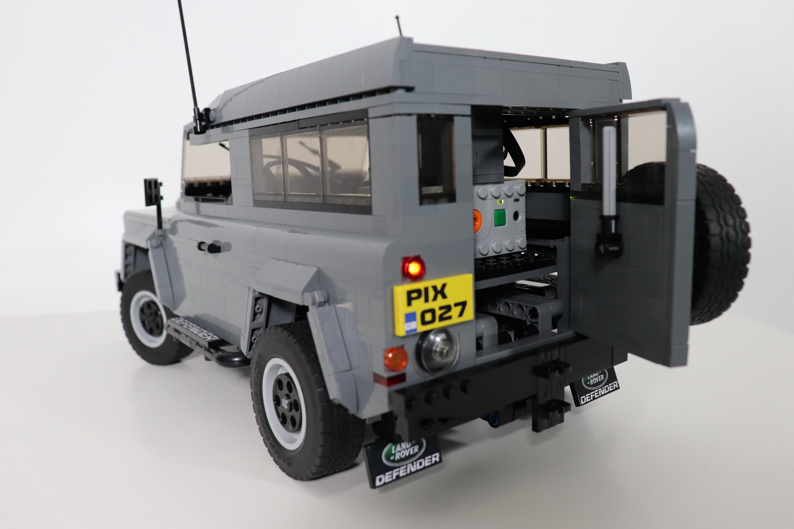 Remote-Controlled Defender Is One Of The Greatest Lego Projects Out There
