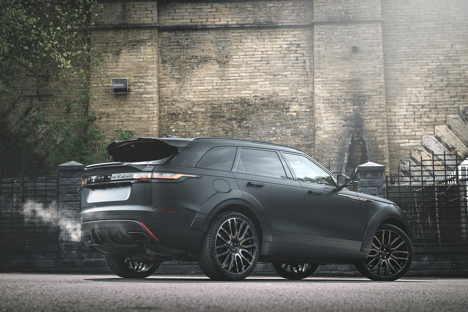 Blacked-Out Range Rover Velar Wants Way More Than A Drink To Go Home With You