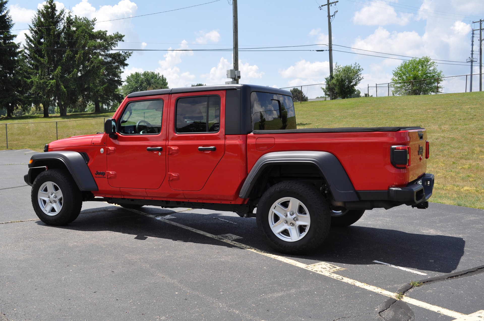 Driven: 2020 Jeep Gladiator Marks The End Of Boring Mid-Size Pickups