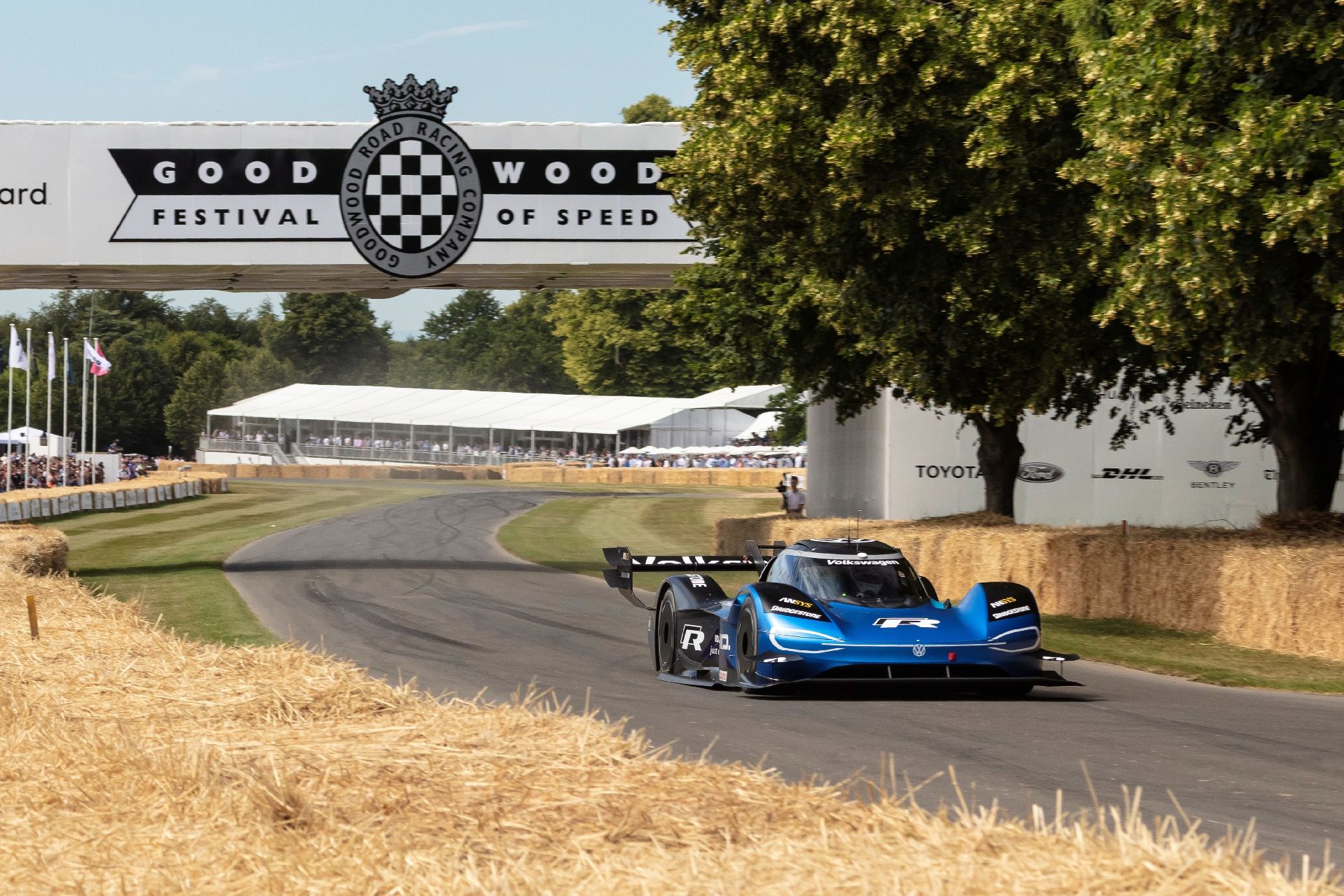 VW ID.R Smashes Goodwood Hillclimb Record By 1.7 Seconds