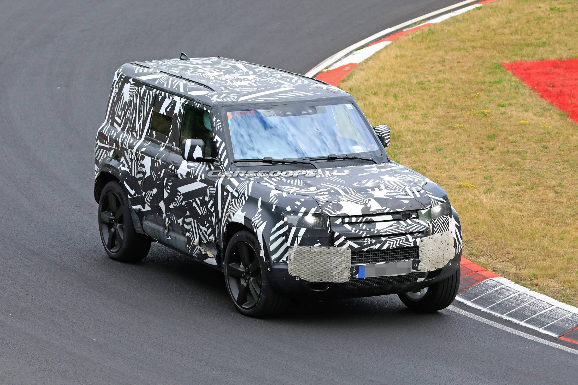 2020 Land Rover Defender Sheds Most Plastic Camo As It Returns To The ‘Ring