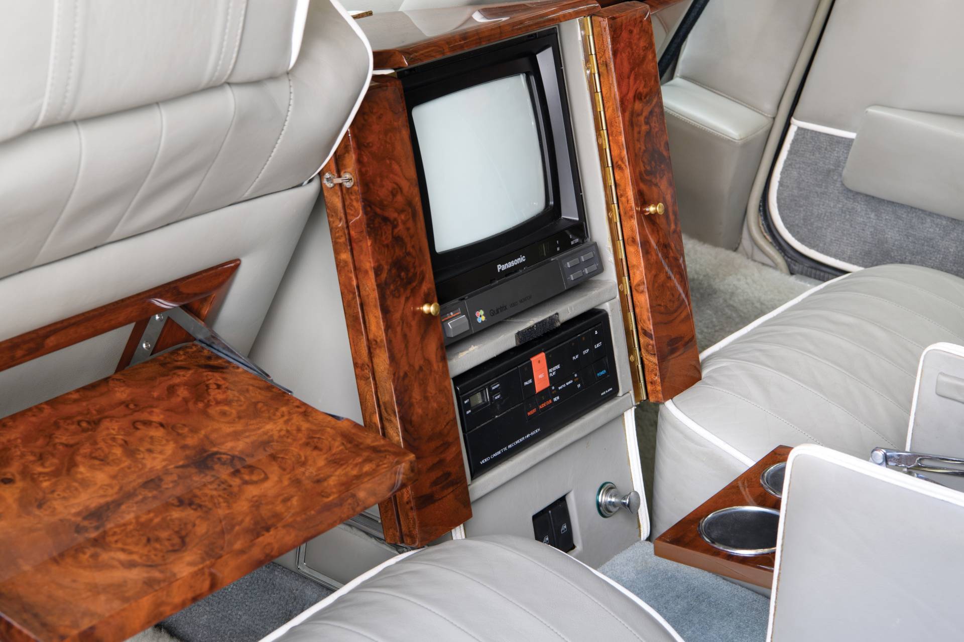 This 1987 Aston Martin Lagonda Shooting Brake Conversion Is Weirdly Appealing